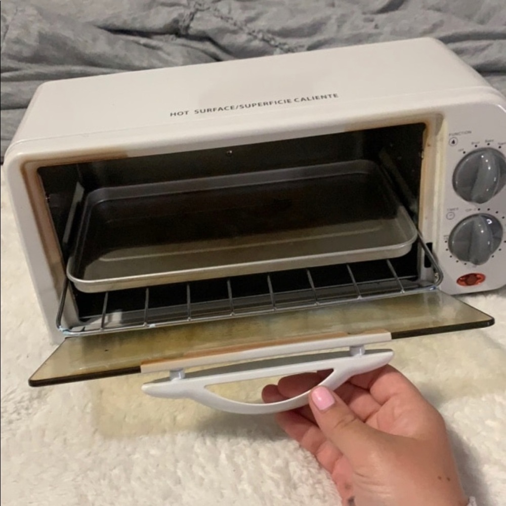 4 function toaster oven - Picture 2 of 3